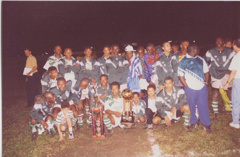 Bestand:Voetbal 045.jpg