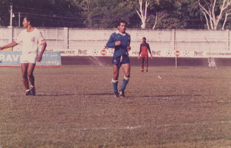 Bestand:Voetbal 063.jpg