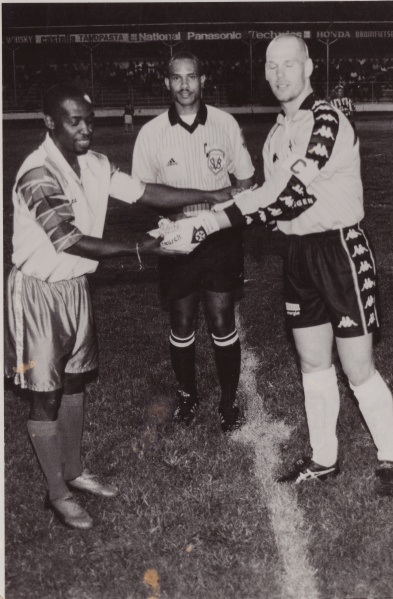 Bestand:Voetbal 028.jpg