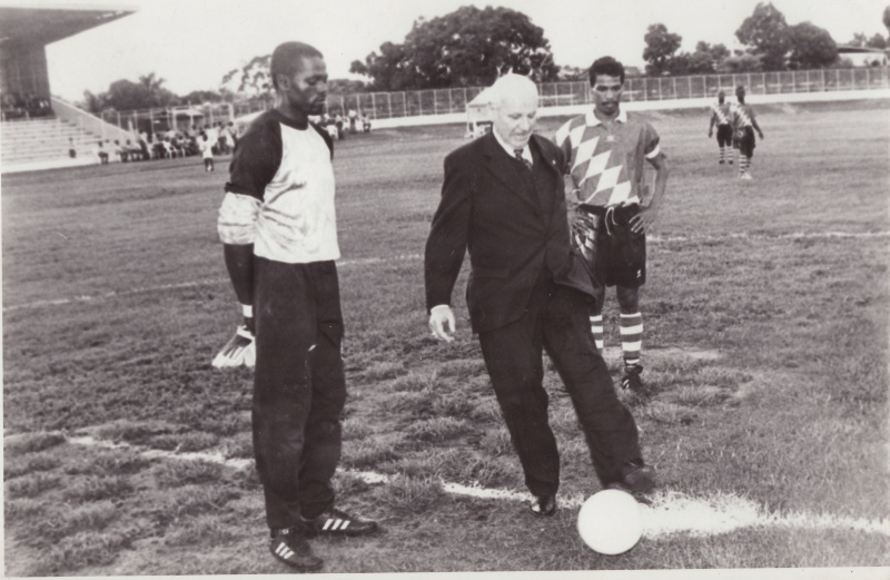 Bestand:Voetbal 023.jpg