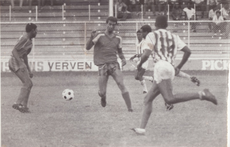 Bestand:Voetbal 051.jpg