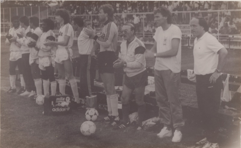 Bestand:Voetbal 042.jpg