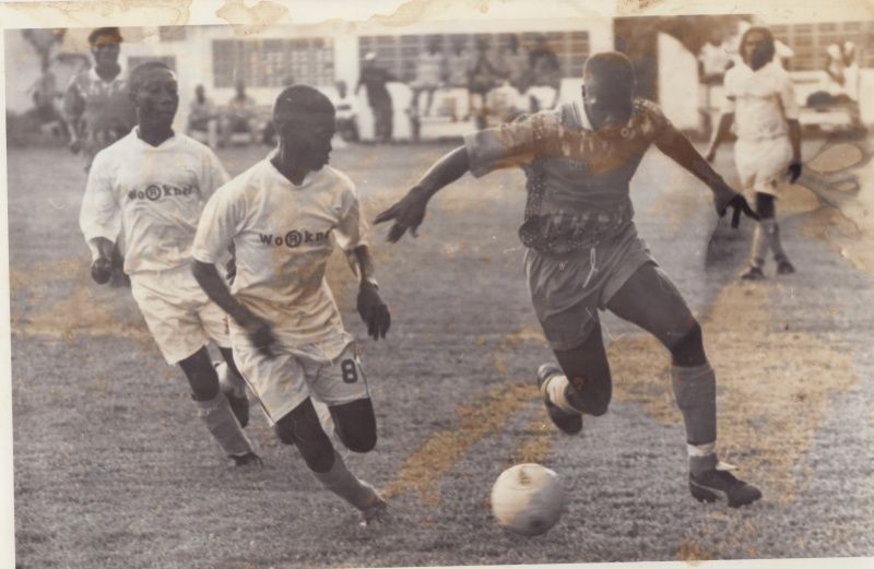 Bestand:Voetbal 037.jpg