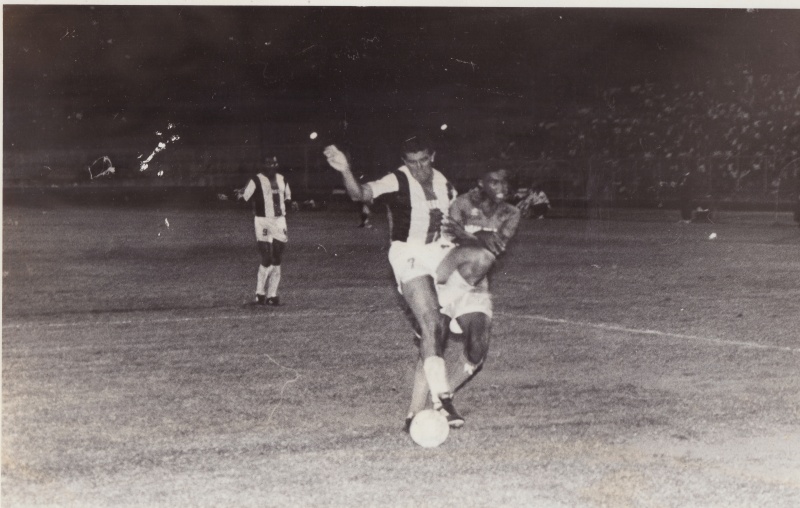 Bestand:Voetbal 017.jpg