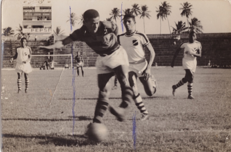 Bestand:Voetbal 052.jpg